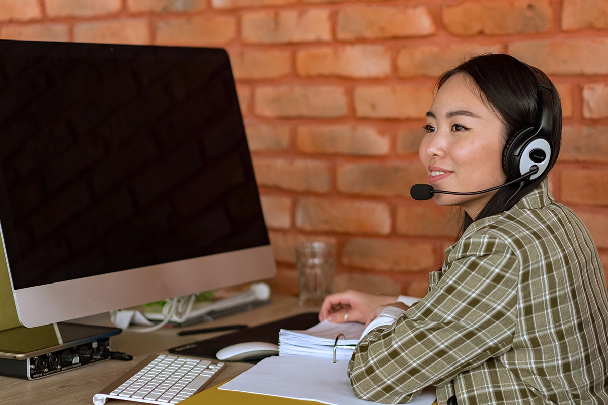 Professional virtual assistant providing remote administrative support
